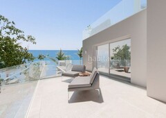 Casa moderna villa independiente en la playa en El Faro de Calaburra - Chaparral Mijas