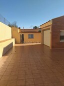 Chalet con 4 habitaciones con parking en Castellvell del Camp