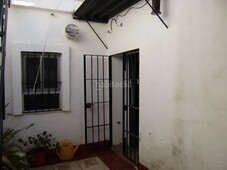 Chalet con 4 habitaciones con parking, piscina y aire acondicionado en Bormujos
