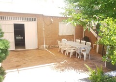 Chalet con 5 habitaciones con parking, piscina, calefacción y aire acondicionado en Pinto