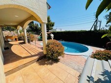 Chalet con piscina y jardin en Mas Mora-Sant Daniel Tordera