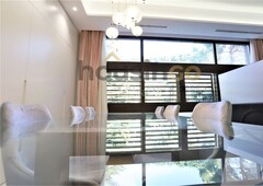 Dúplex en venta , con 280 m2, 3 habitaciones y 4 baños, piscina privada, aire acondicionado y calefacción. en Madrid