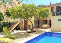 Casa con piscina, chimenea y 6 dormitorios