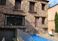 Casa de 4 habitaciones con piscina en Cabañeros