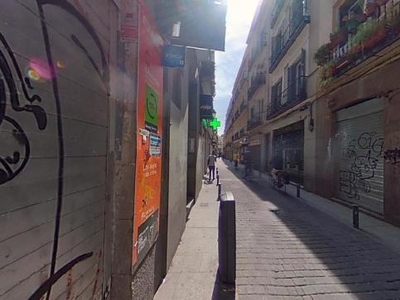 Local en Calle JARDINES, Madrid