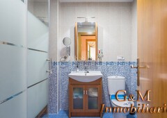Piso en calle bellavista 3 piso con 2 habitaciones con ascensor y vistas al mar en Benalmádena