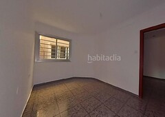 Piso práctico piso de 2 habitaciones en buen estado en Badalona