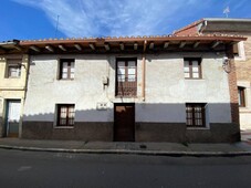 Venta Casa adosada en Calle Fernando Alvarez Santos San Andrés del Rabanedo. A reformar 137 m²