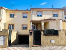 Venta Casa adosada en Calle LAS CERCAS Olías del Rey. Buen estado 203 m²