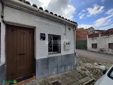 Venta Casa adosada Olías del Rey. A reformar calefacción individual 118 m²