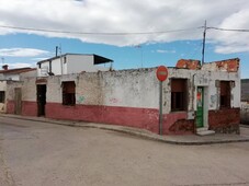 Venta Casa adosada San Martín de Valdeiglesias. A reformar 187 m²
