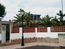 Venta Casa unifamiliar en Avenida Grandes Playas 87 La Oliva. Buen estado con terraza 200 m²