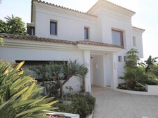 Venta Casa unifamiliar en Village Las Lomas de Magna Marbella Marbella. Con terraza 527 m²