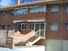 Venta Casa unifamiliar Villares de la Reina. Con terraza 267 m²