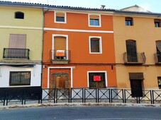 Venta Chalet en Plaza Fuente 25 Caños Xàtiva. A reformar con balcón 235 m²