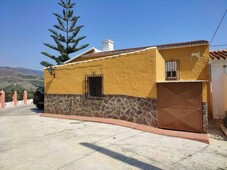 Venta Chalet en Urb. TRAPICHE Benamocarra. Buen estado 130 m²