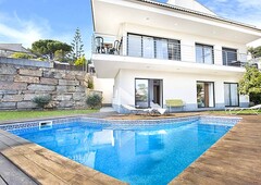 Villa for 8 people 2.5 km from the beach