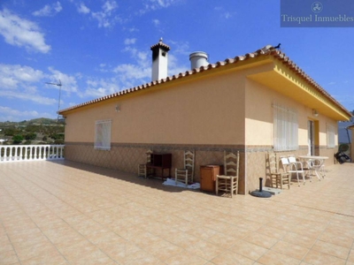 Alquiler Casa unifamiliar en . Vélez-Málaga. Con terraza