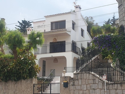 Alquiler Casa unifamiliar Sitges. Con terraza 146 m²