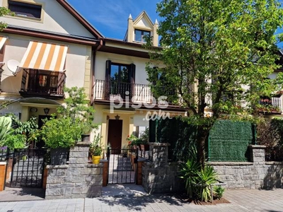 Casa adosada en venta en Calle de Karobiaga, 52, cerca de Calle de Irunzunzar