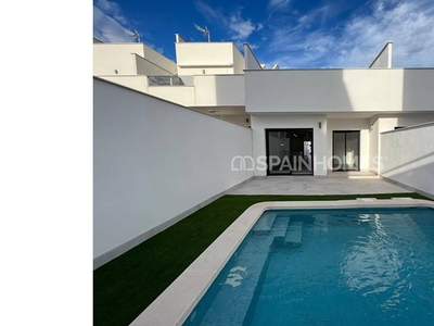 Nuevos bungalows con piscina privada en Pilar de la Horadada