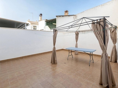 Venta Piso Atarfe. Piso de dos habitaciones en Calle Ramón y Cajal. Con terraza