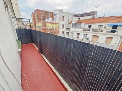 Venta Piso Bilbao. Piso de tres habitaciones en Calle Labayru. Buen estado sexta planta con balcón