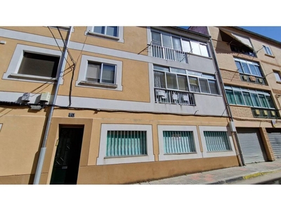 Venta Piso Ciudad Rodrigo. Piso de tres habitaciones en Calle GIBRALTAR. Buen estado primera planta con terraza