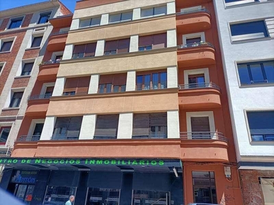 Venta Piso en Avenida República Argentina 10. León. A reformar segunda planta con terraza