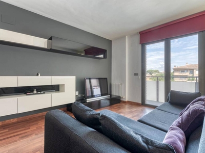 Venta Piso Figueres. Piso de tres habitaciones Tercera planta con balcón