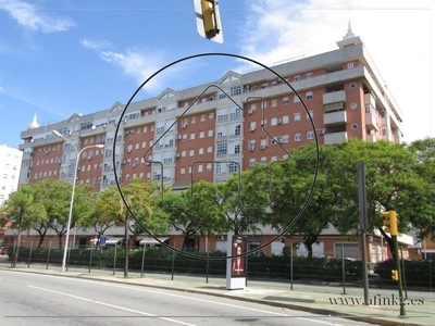 Venta Piso Huelva. Piso de tres habitaciones en Avenida Costa de la Luz. Primera planta