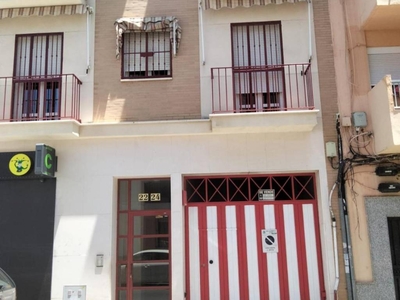 Venta Piso Huelva. Piso de tres habitaciones en Calle Sanlúcar de Guadiana. Segunda planta