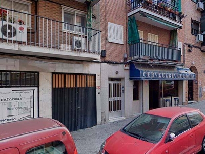 Venta Piso Madrid. Piso de tres habitaciones en Calle Cerro De La Alcazaba.