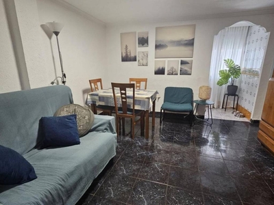 Venta Piso Manises. Piso de tres habitaciones en Bandera Valenciana. Con balcón