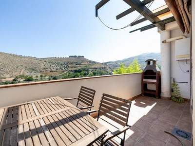 Venta Piso Monachil. Piso de dos habitaciones en Plaza de Isabel La Católica. Primera planta con terraza