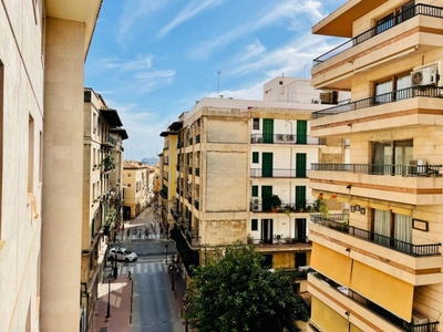 Venta Piso Palma de Mallorca. Piso de cuatro habitaciones Cuarta planta con terraza