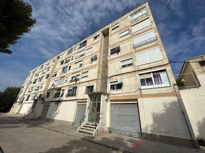 Venta Piso Tarragona. Piso de tres habitaciones en Calle riu llobregat. A reformar primera planta