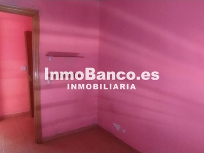 Venta Piso València. Piso de tres habitaciones en Carrer Campamento. Segunda planta