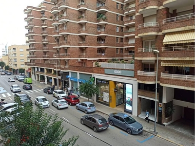 Venta Piso Vinaròs. Piso de tres habitaciones Buen estado segunda planta con terraza