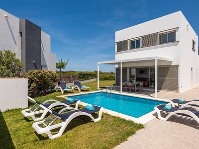 Villa con piscina privada a 500 m de la playa