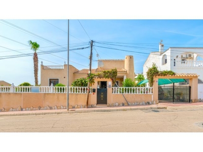 Villa en Venta en Benijófar, Alicante