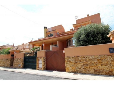 Villa en Venta en Torrevieja, Alicante