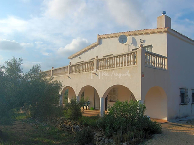 Casa con terreno en el Perelló