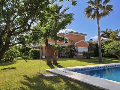 Chalet en venta en Estepona, Málaga