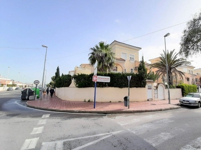 Chalet en venta en Punta Prima, Orihuela, Alicante