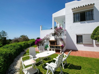 Chalet villa en nueva andalucía, , 4 dormitorios, 4 baños. vistas al mar. renovada. en Marbella