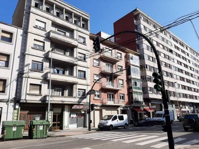 Venta Piso Avilés. Piso de tres habitaciones en Calle de los Telares 46. Buen estado cuarta planta con terraza