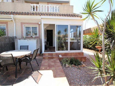 Chalet en venta en La Siesta, Torrevieja, Alicante