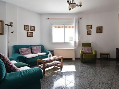 Dúplex con 3 dormitorios, 2 baños, terraza y garaje en Huércal de Almería
