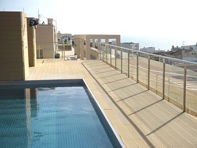 Exclusivo piso con piscina y solarium en azotea y aparcamiento subterráneo (opcional)